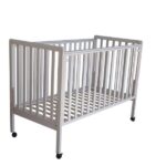 Βρεφικό κρεβάτι σε φυσικό χρώμα ξύλου 024-04